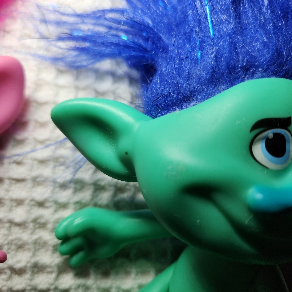 Troll Figurine Set - Pink, Blue, White Hair Mini Dolls 2015 - Picture 3 of 10